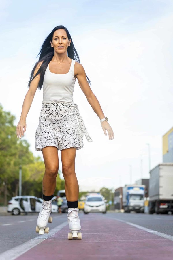 How does the green belt policy affect new housing developments in the English countryside?